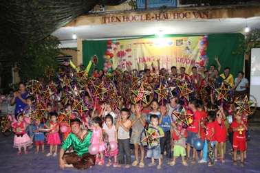 Mùa Trung thu – Mùa trăng đong đầy hạnh phúc với các em nhỏ nơi biên giới