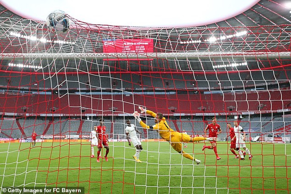 Hạ Frankfurt, Bayern Munich tiếp tục giữ vững ngôi đầu bảng - 4 Hạ Frankfurt, Bayern Munich tiếp tục giữ vững ngôi đầu bảng - 4