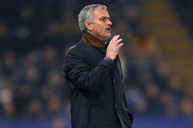 Chelsea họp 9 tiếng để tính việc sa thải HLV Mourinho