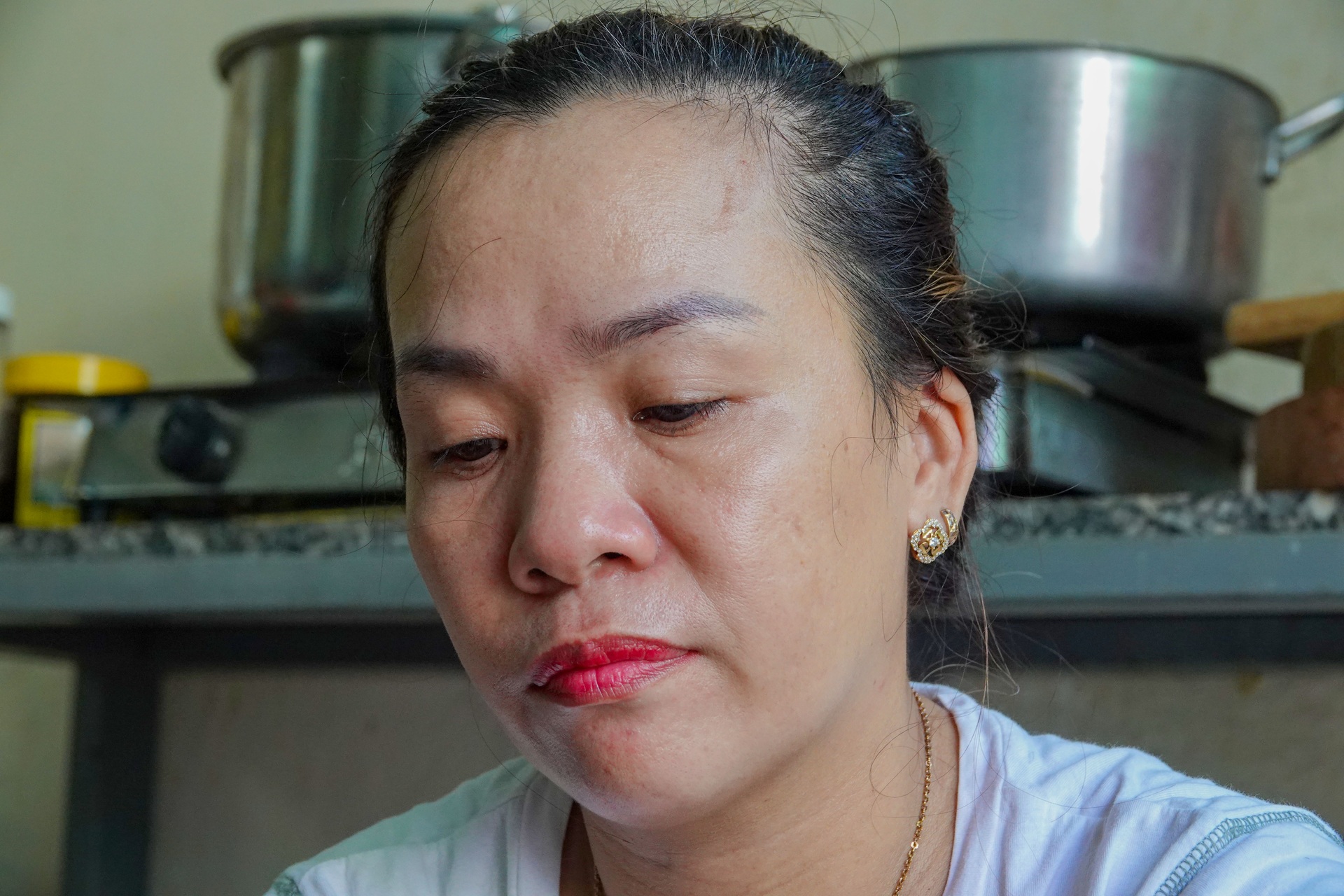 Con mất vì ung thư, mẹ trẻ lập bếp từ thiện để không khóc nữa - 2 Con mất vì ung thư, mẹ trẻ lập bếp từ thiện để không khóc nữa - 2