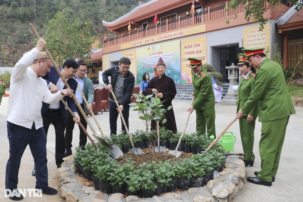Bảo vệ môi trường chính là bảo vệ mái nhà chung của toàn nhân loại - 4