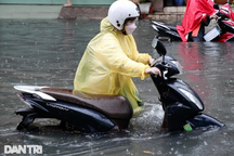 Mưa lớn ở miền Trung lan rộng ra miền Bắc