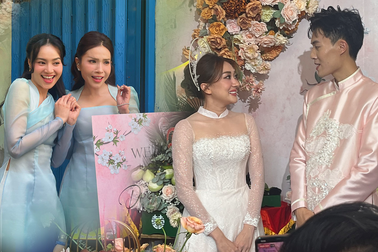 Đám hỏi Phương Lan "Nhà bà Nữ": Chú rể và dàn bê tráp phải ăn chanh, ớt