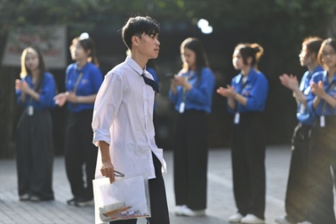 Kỳ thi tốt nghiệp đầu tiên theo chương trình mới: “Cái bẫy” của 2+2