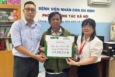 Người mẹ bật khóc: “Viện phí vừa nộp mà con xa tôi mất rồi!”