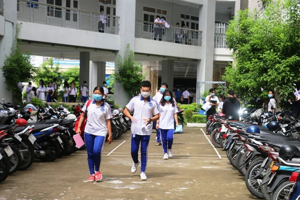 Hàng trăm thí sinh bất ngờ dừng làm thủ tục dự thi do lọt vào đối tượng F - 1 Hàng trăm thí sinh bất ngờ dừng làm thủ tục dự thi do lọt vào đối tượng F - 1