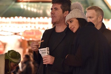 56 tuổi, ông trùm truyền thông bận rộn chăm “con mọn”