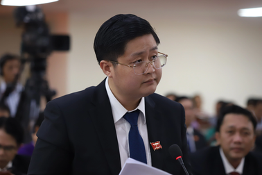 Đại biểu "truy": Từ bao giờ hội phụ huynh thành "hội phụ thu"?