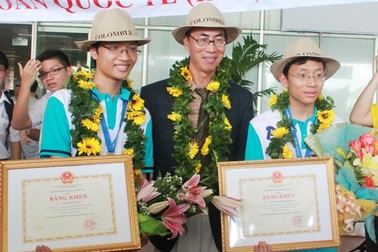 TS. Lê Bá Khánh Trình: “Tôi học được nhiều từ các em”