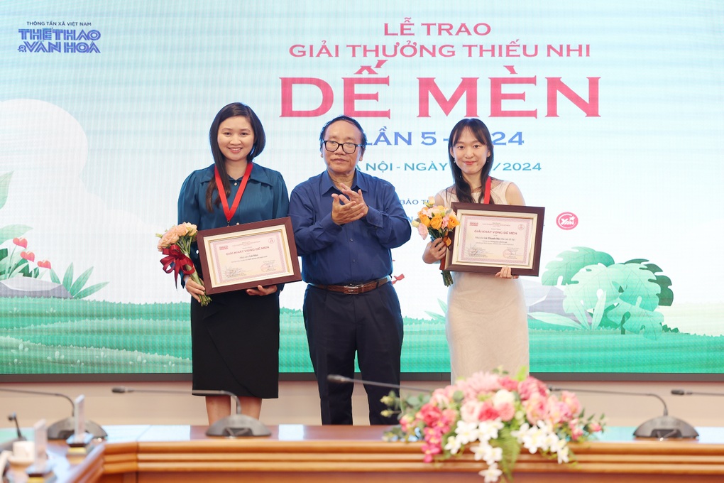 Nhà văn Lý Lan kể câu chuyện bất ngờ sau khi nhận giải Hiệp sĩ Dế Mèn - 4