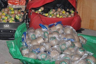 Đăng bán pháo nổ tràn lan trên mạng dịp Tết Ất Mùi 2015