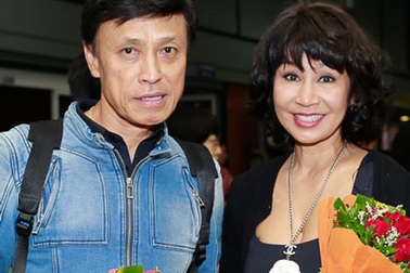 Danh ca Tuấn Ngọc- Khánh Hà rạng rỡ về nước