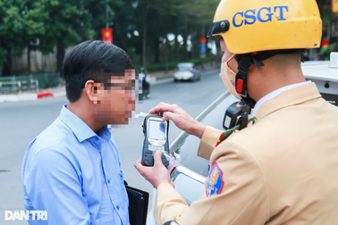 Liên hoan ngày vía Thần Tài, tài xế ô tô "bay ngay chỉ vàng"