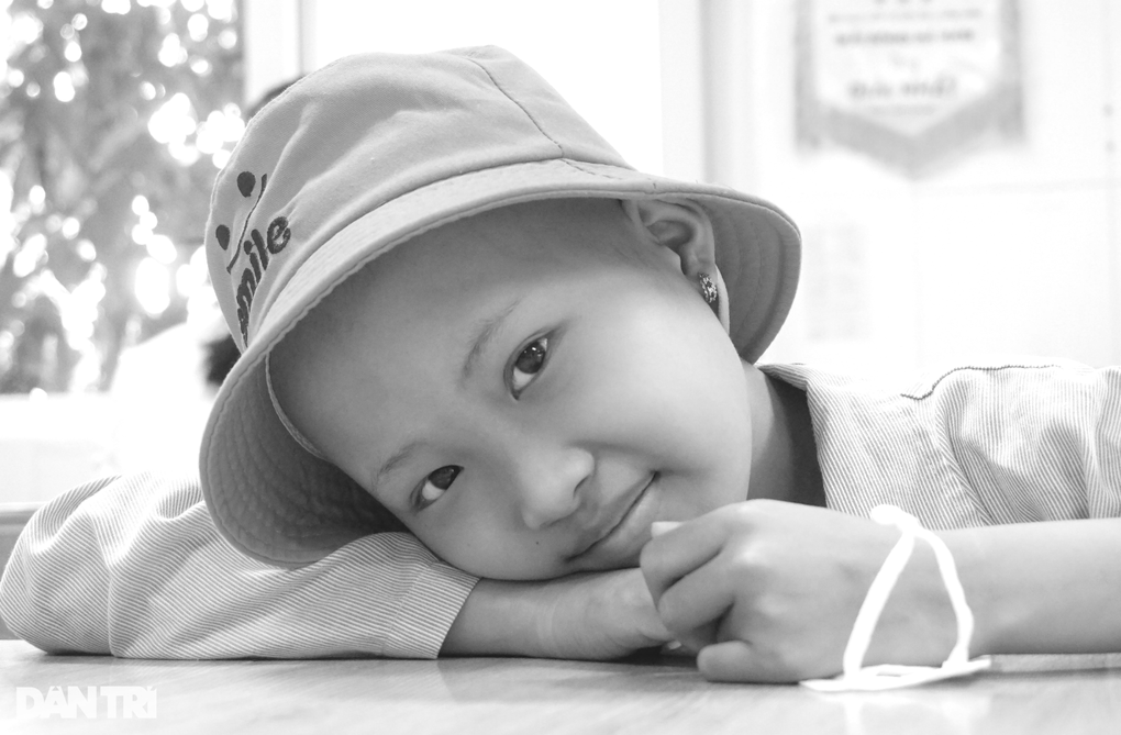 Bé Thùy Dương đã về trời, không còn đau đớn nữa - 1 Bé Thùy Dương đã về trời, không còn đau đớn nữa - 1