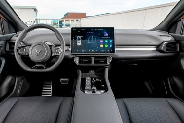 VinFast VF 8: SUV điện hàng đầu cho gia đình hiện đại