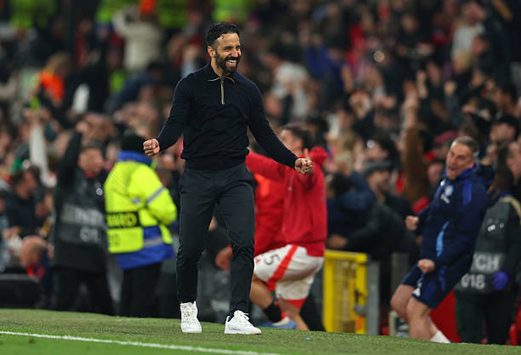 HLV Amorim: Cảm hứng năm 1999 giúp Man Utd ngược dòng hạ Lyon - 3 HLV Amorim: Cảm hứng năm 1999 giúp Man Utd ngược dòng hạ Lyon - 3