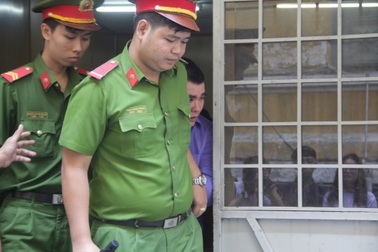 Níu kéo bất thành, đoạt mạng người yêu cũ bằng 43 nhát dao