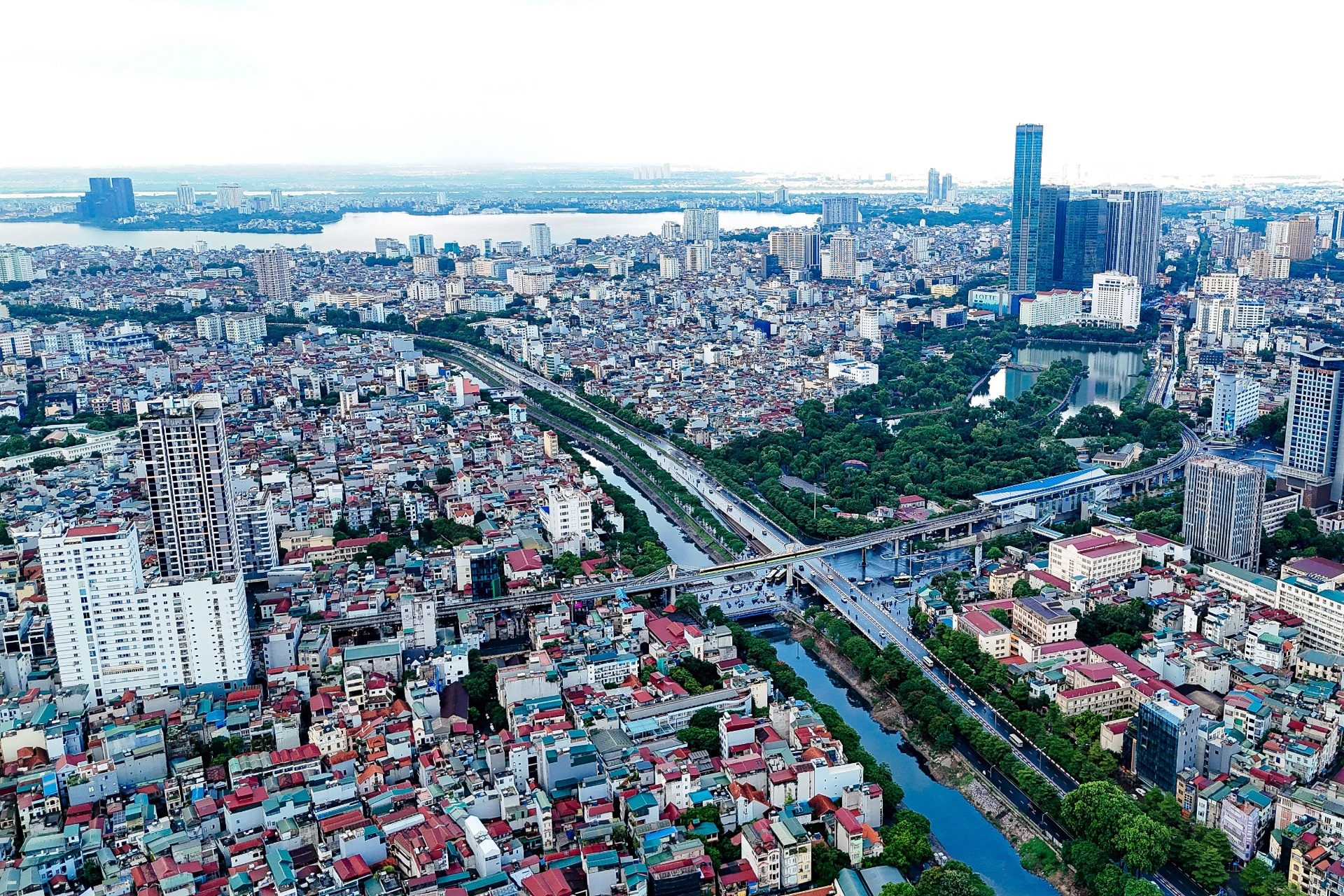 Chủ tịch Hà Nội "kích hoạt làn xanh" cho loạt dự án quan trọng