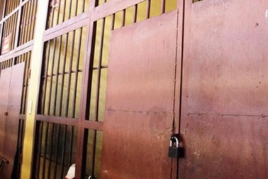 Từ 29-3: Phạm nhân được ăn cơm riêng với 3 người nhà