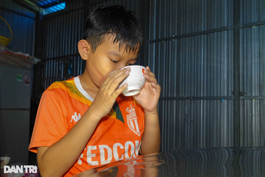 Người đàn ông cầu mong đứa cháu bị bệnh thiếu máu được đến trường