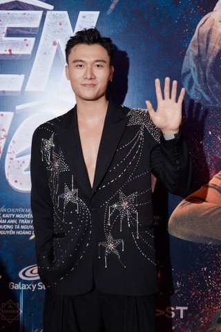 Dàn diễn viên điển trai, 6 múi tranh đấu trong phim "Tử chiến trên không" - 19