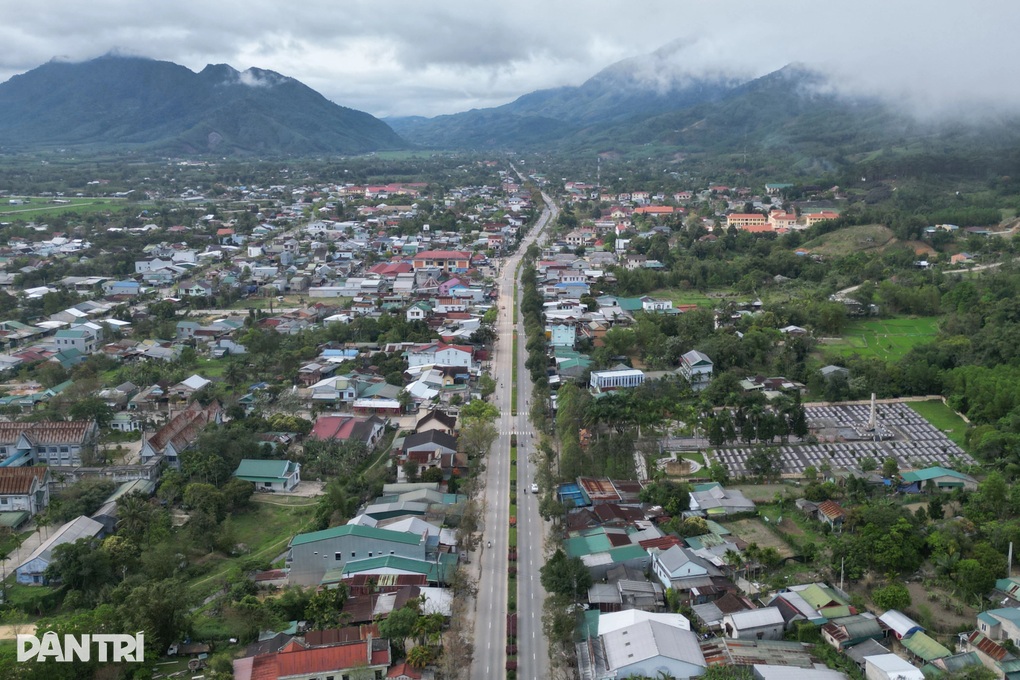 Thành phố Huế thông qua đề án sắp xếp đơn vị cấp xã - 2 Thành phố Huế thông qua đề án sắp xếp đơn vị cấp xã - 2