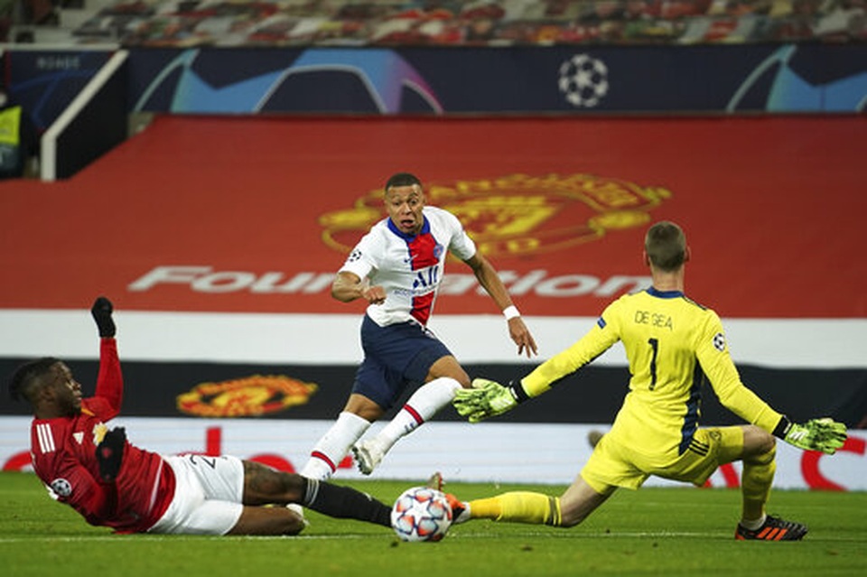 Man Utd thất bại đắng ngắt trên sân nhà trước PSG - 19 Man Utd thất bại đắng ngắt trên sân nhà trước PSG - 19