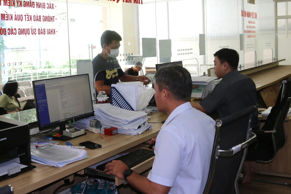 Điều kiện chuyển đổi cán bộ không chuyên trách cấp xã thành công chức - 1 Điều kiện chuyển đổi cán bộ không chuyên trách cấp xã thành công chức - 1