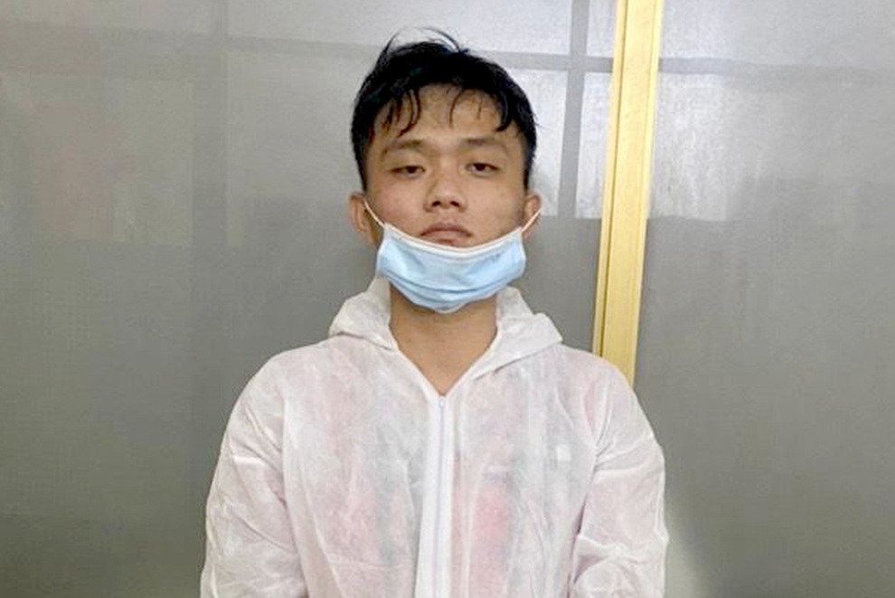 Nam thanh niên đột nhập Bách Hóa Xanh trộm... 7 thùng bia - 1 Nam thanh niên đột nhập Bách Hóa Xanh trộm... 7 thùng bia - 1