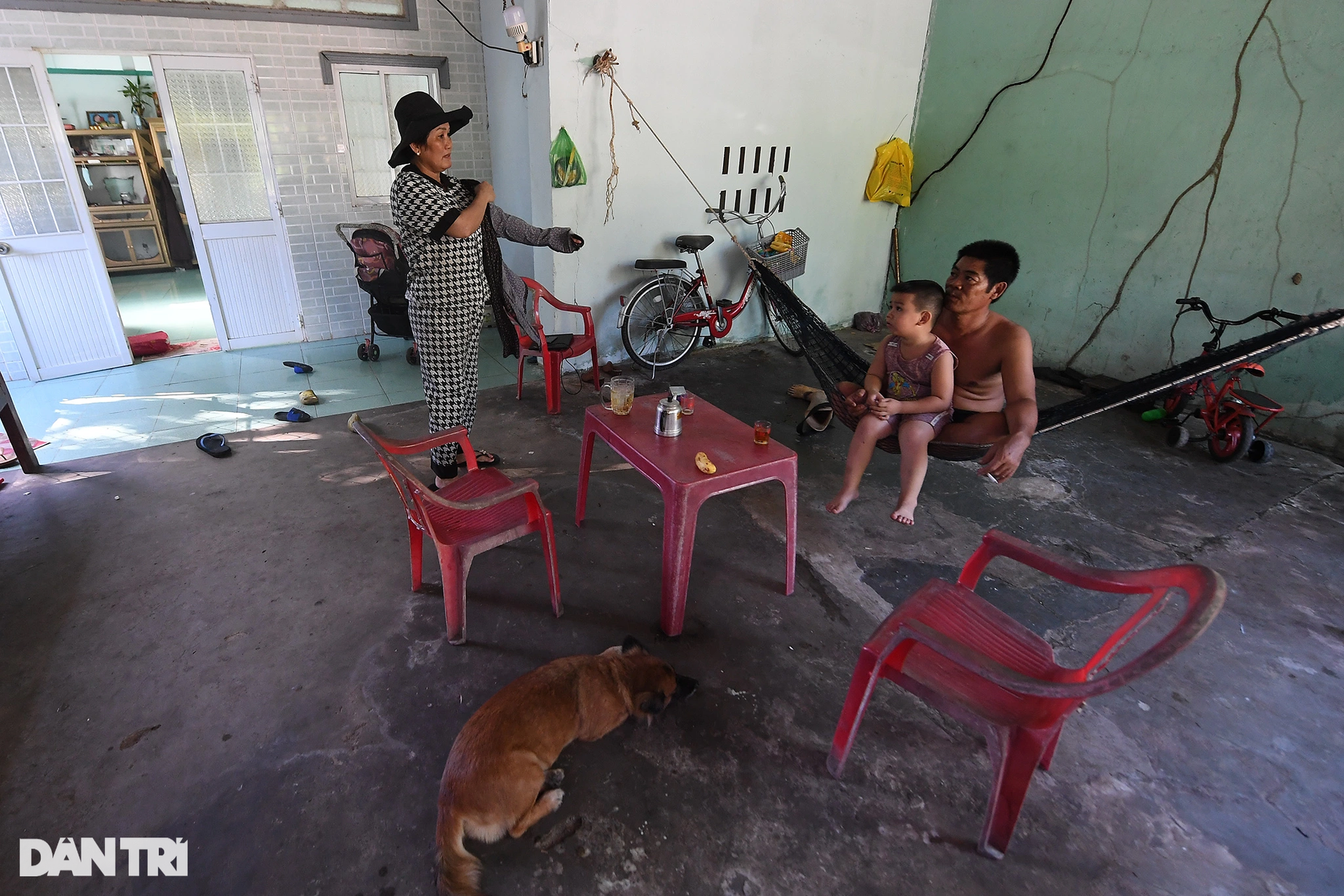 Hơn 30 năm sống ẩn dật bán mặt cho biển của người cựu binh một chân - 4 Hơn 30 năm sống ẩn dật bán mặt cho biển của người cựu binh một chân - 4