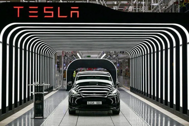 Tesla "bay" 126 tỷ USD vốn hóa khi Musk gom tiền mua Twitter