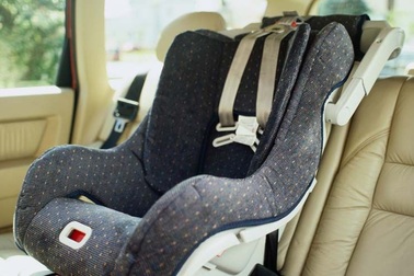 Không nên dùng lại ghế ô tô dành cho trẻ em cũ, vì sao?