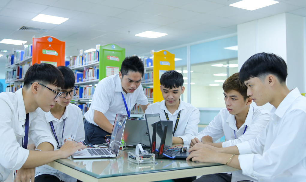 Xôn xao lương IT 140 triệu đồng: Chúng ta không thuộc về nhau! - 1 Xôn xao lương IT 140 triệu đồng: Chúng ta không thuộc về nhau! - 1