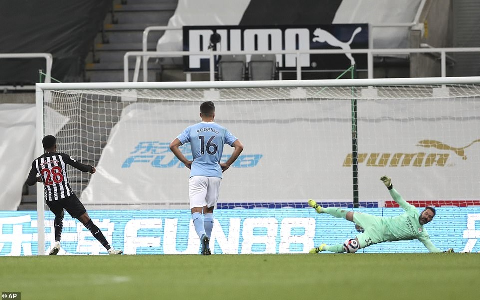 Ferran Torres lập hattrick trong chiến thắng nghẹt thở của Man City - 6 Ferran Torres lập hattrick trong chiến thắng nghẹt thở của Man City - 6