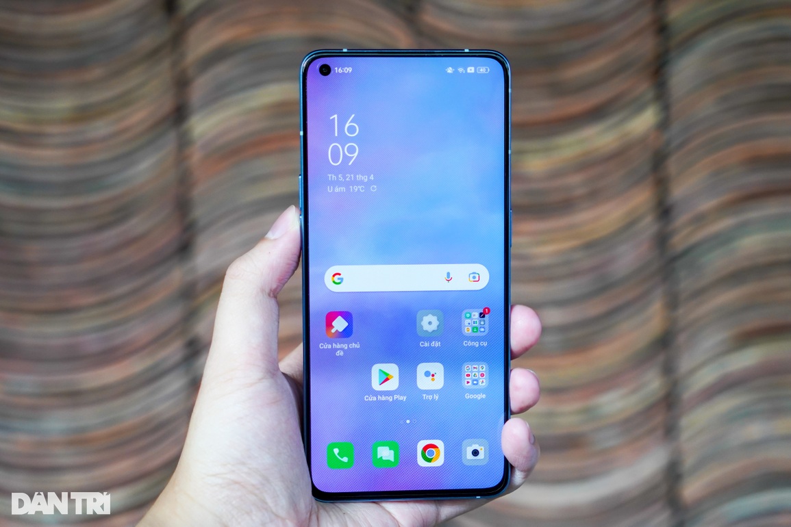 Cận cảnh Oppo Reno7 Pro 5G - Đối thủ của iPhone 13, Xiaomi 12 - 3 Cận cảnh Oppo Reno7 Pro 5G - Đối thủ của iPhone 13, Xiaomi 12 - 3