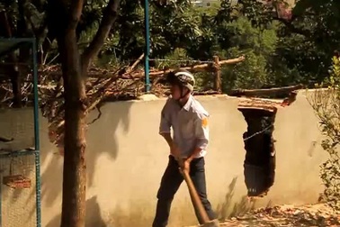 Bình Định: Mạnh tay tháo dỡ nhiều nhà lấn, chiếm trái phép trên quốc lộ 1D