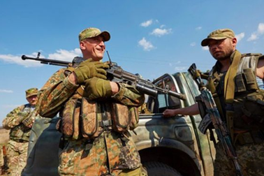 Ukraine: Xung đột tái diễn, 6 lính chính phủ thiệt mạng trong 24 giờ qua