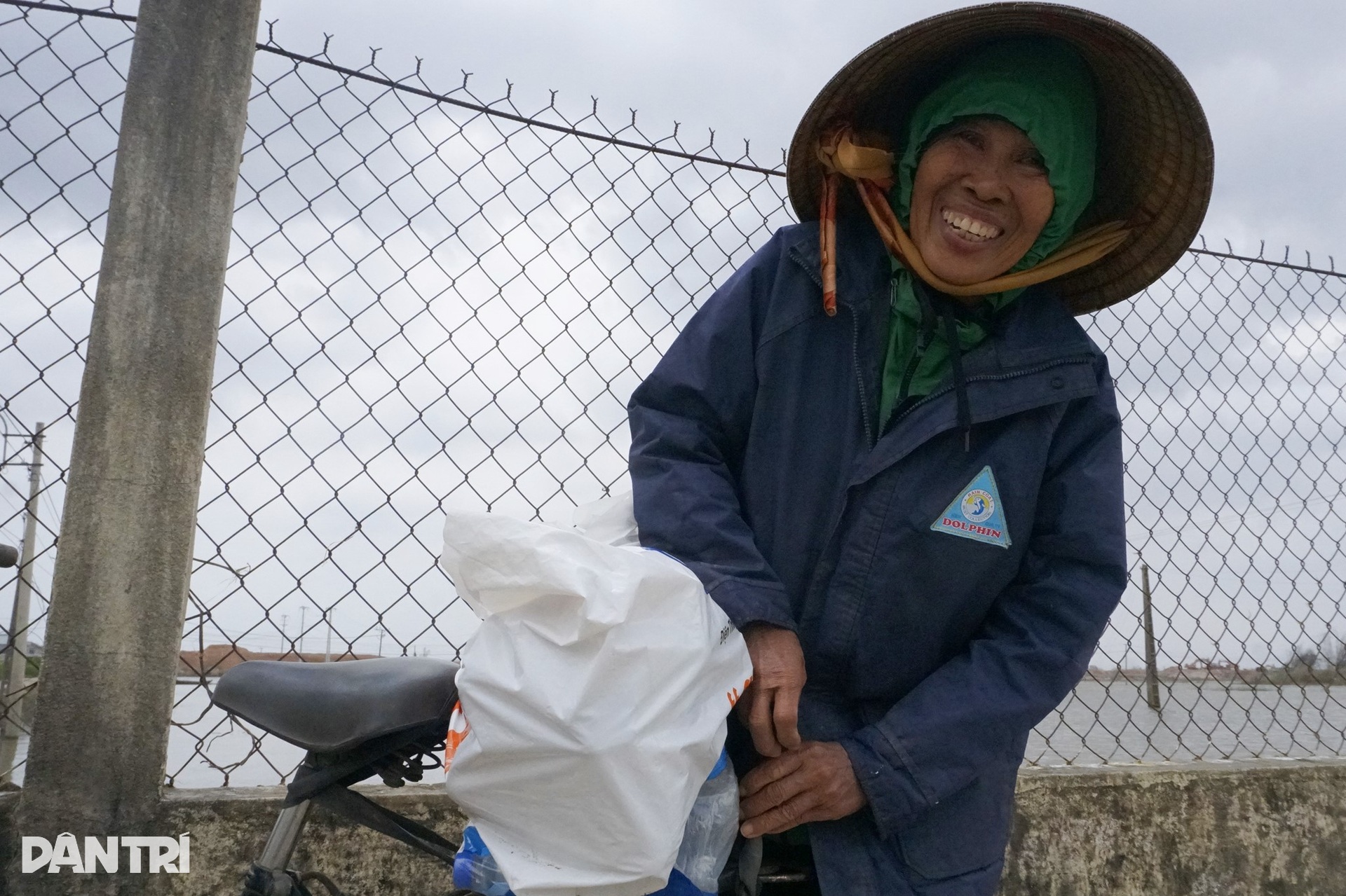 Hơn 20 ngày sau “thiên tai kép”, người dân vẫn sống cảnh thiếu điện, nước - 9