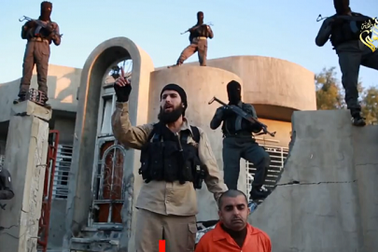 IS tung video chặt đầu 3 chiến binh người Kurd