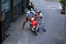 Cầm cố xe máy để trả nợ rồi hoang báo bị cướp