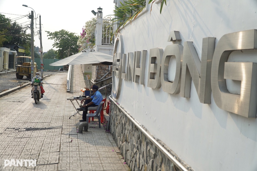 Chủ đầu tư ngó lơ khi đường ngập, căn hộ thấm nước tại chung cư ở TPHCM - 3 Chủ đầu tư ngó lơ khi đường ngập, căn hộ thấm nước tại chung cư ở TPHCM - 3