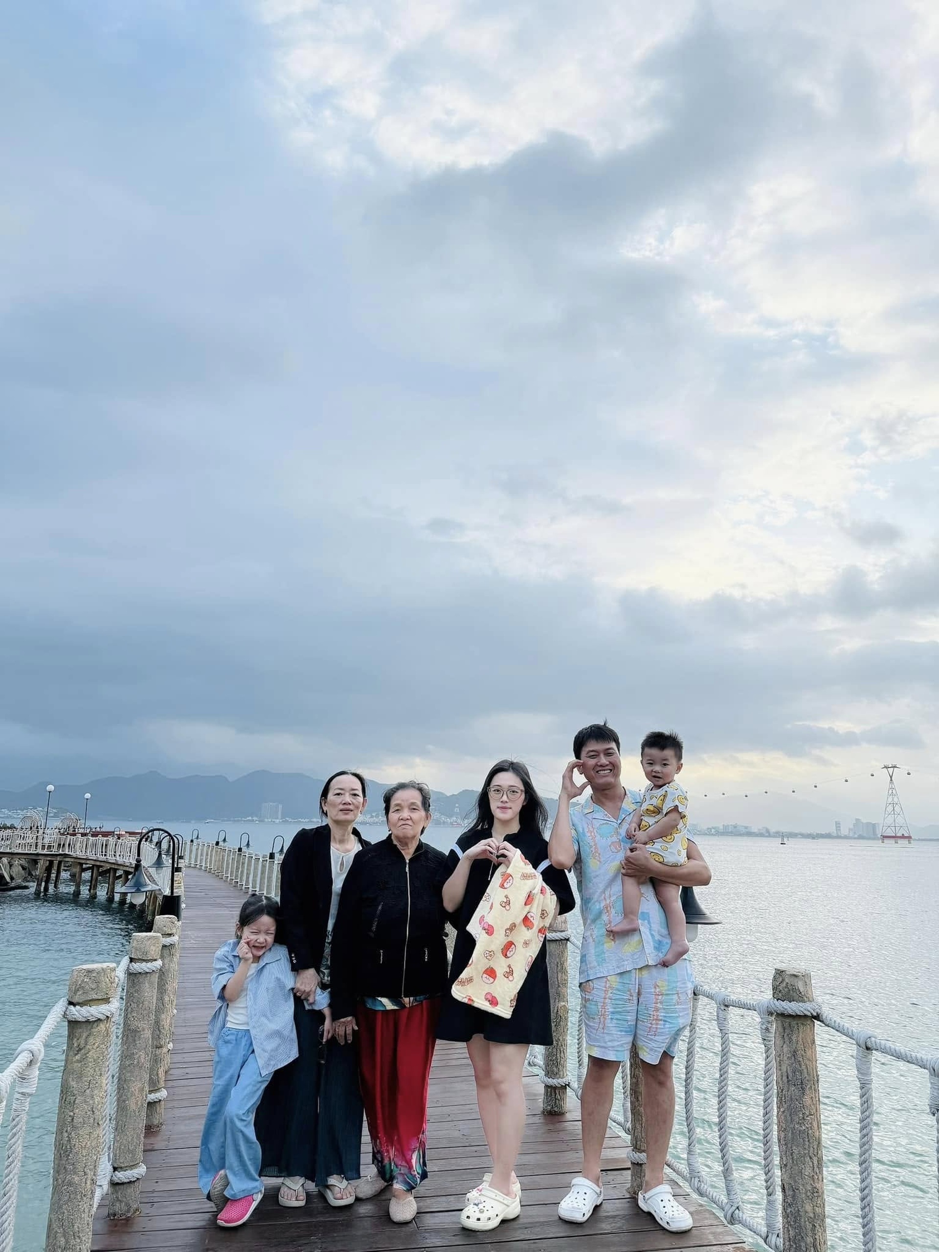 Quách Ngọc Tuyên tuổi 41: Xây nhà lớn cho cha mẹ, vợ kém 16 tuổi ủng hộ - 3 Quách Ngọc Tuyên tuổi 41: Xây nhà lớn cho cha mẹ, vợ kém 16 tuổi ủng hộ - 3
