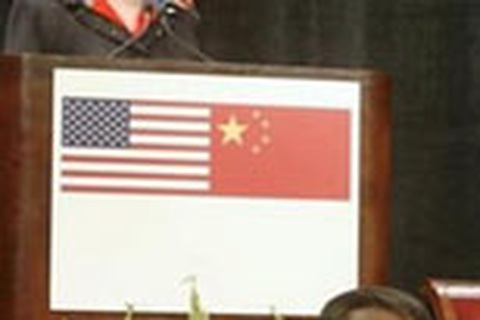 Mỹ siết chặt hàng công nghệ cao xuất sang Trung Quốc