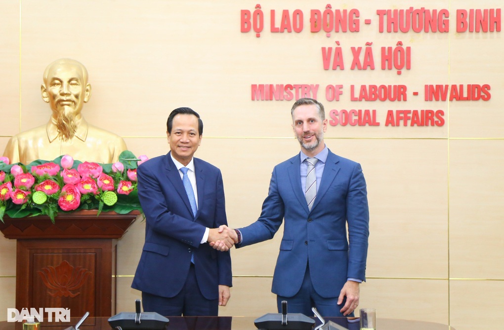 Việt Nam hướng đến mục tiêu người 60 tuổi được hưởng trợ cấp xã hội - 3 Việt Nam hướng đến mục tiêu người 60 tuổi được hưởng trợ cấp xã hội - 3