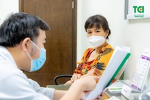 Dạ dày "kêu cứu" vì ăn nhiều mận