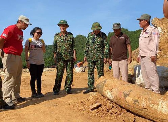 Quảng Bình: Hủy nổ an toàn quả bom nặng 450kg sót lại sau chiến tranh - Ảnh 1.