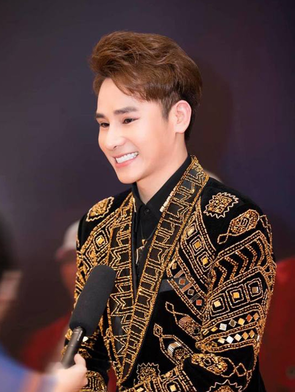 Giọng ca “Hãy xem là giấc mơ” được tỷ phú đầu tư hàng chục tỷ để thay đổi hình ảnh - 3 Giọng ca “Hãy xem là giấc mơ” được tỷ phú đầu tư hàng chục tỷ để thay đổi hình ảnh - 3
