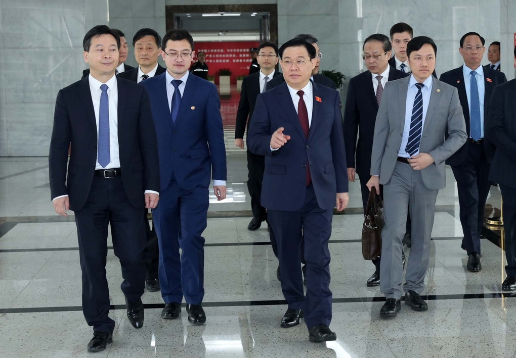 Chủ tịch Quốc hội thăm Khu thí điểm thương mại tự do Thượng Hải - 2