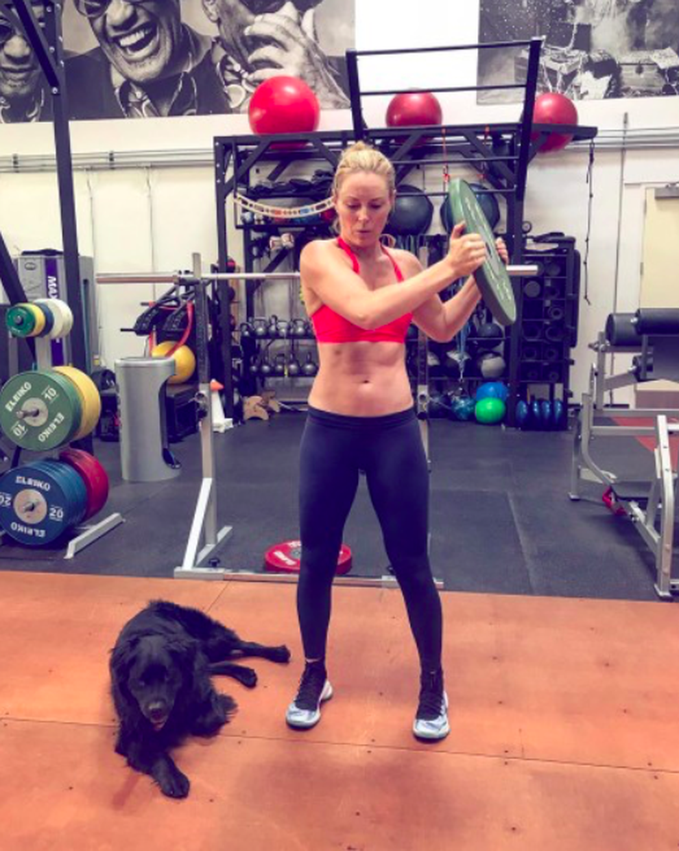 Vẻ đẹp quyến rũ bốc lửa của nữ hoàng trượt tuyết Lindsey Vonn - 9 Vẻ đẹp quyến rũ bốc lửa của nữ hoàng trượt tuyết Lindsey Vonn - 9