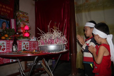 “Mẹ đâu rồi, sao không về ngủ với con!”